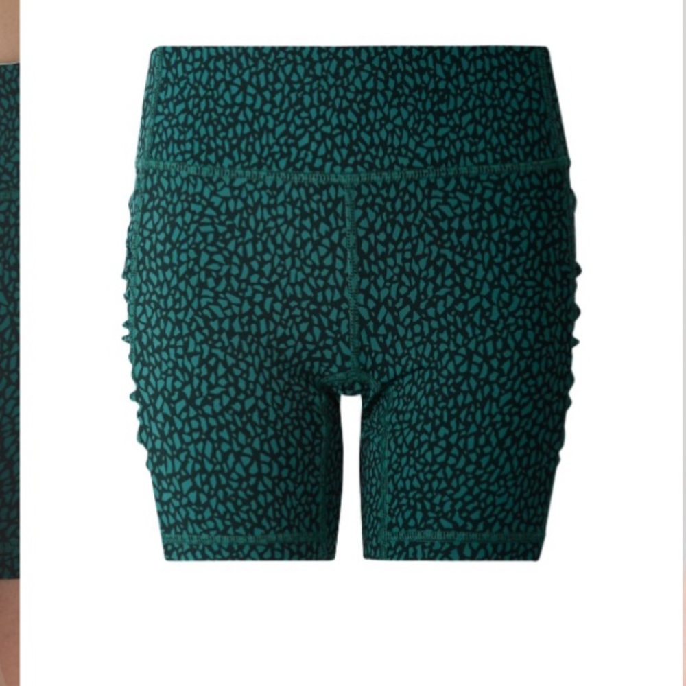 Lululemon Speed Track Short
Miss Mosaic Hunter Green Deep Green - Picture 8 of 12